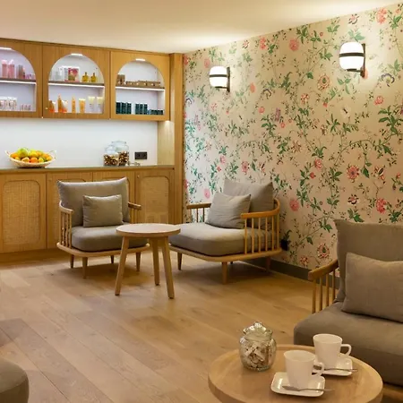 Aparthotel Rockypop & 4*